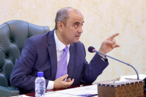 بن بريك يرفض العودة إلى عدن حتى حصوله على ضمانات بعدم التدخل في عمله