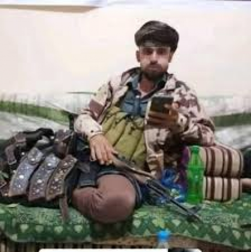 شقيق قائد محور تعز يقتل شاب ويصيب امرأتين