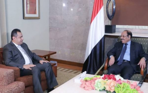 بن عيدان : هل كان "الأحمر" يذهب إلى جدة مرتين في الأسبوع لمفاوضة الإنتقالي أم لـ "العمـرة"