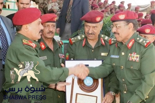 الشيخ "الهمامي" في عام 76م وجـدته ببيت الأحمر صبي ملوج وشاهي وبعد 94 قائد لواء في حضرموت 