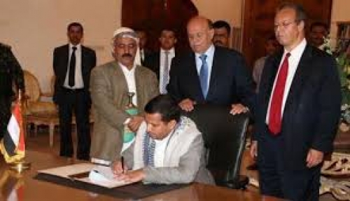 باحث سياسي : شرعيه الأحزاب اليمنية والمرجعيات الثلاث  أسقطها اتفاق السلم والشراكة بين هادي والحوثي