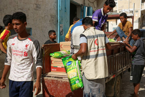 العيادات المتنقلة الإماراتية تخفف آلام المرضى في المناطق النائية بحضرموت