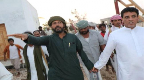 الشيخ راجح باكريت يدفع بفريق طبي ومساعدات صحية إلى حصوين