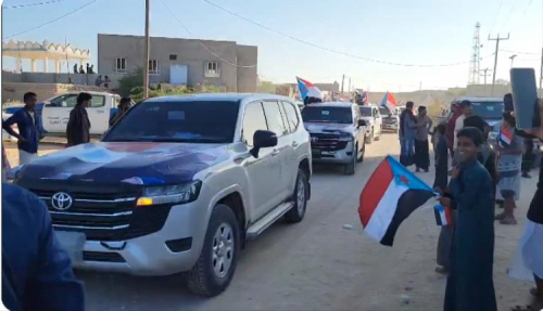 موكب الشيخ باكريت يصل ساحة مهرجان الجنوب بالغيظة