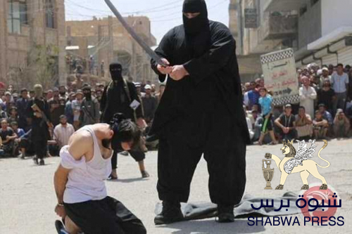 أجلاف السلفية يقتحمون مسجد بيافع وينزلون الخطيب من على المنبر 