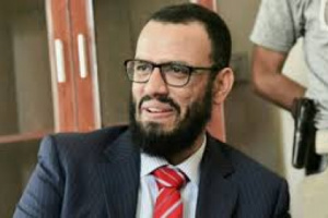 الشيخ بن بريك يرد على المراهق السياسي "هاني البيض"