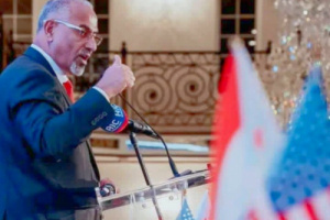 الزبيدي: رؤية استباقية للجنوب.. والآخرون يستسلمون للحوثي
