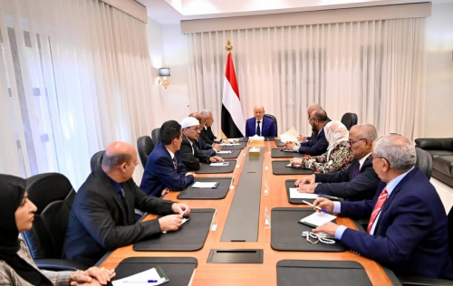 العليمي يلتقي بالهتار وفريقه القانوني بعيدا عن أعضاء مجلس القيادة