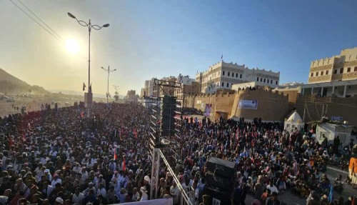 انطلاق المهرجان الجماهيري في شبام احتفالا بذكرى أكتوبر(صور)