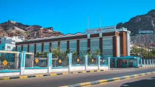 نقابة شركة النفط فرع عدن، هل ينسلخ من عباءات الإدارة ومغرياتها.!؟