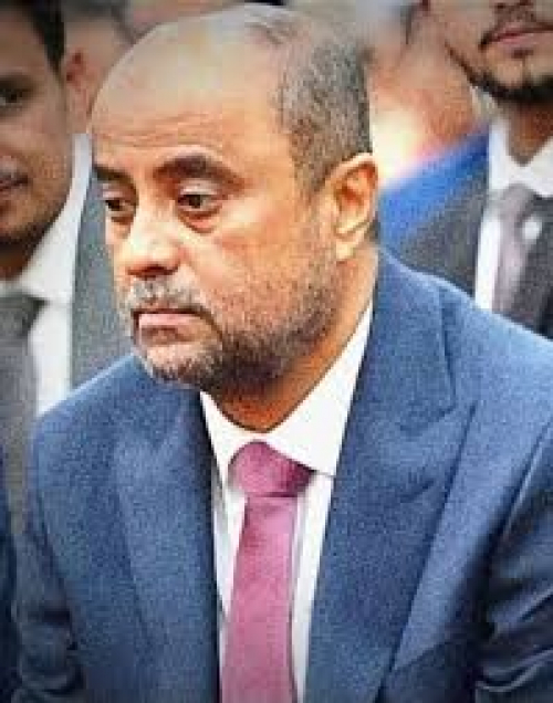 بن بريك يواجه مصاعب ومطالب شعبية.. السعودية لن تدفع نقدا