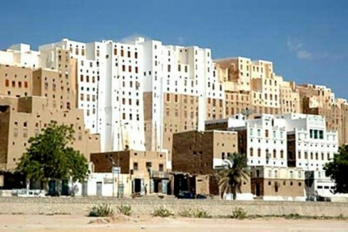 مسلحون مجهولون يغتالون مواطنا في مدينة شبام بحضرموت