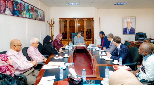 محافظ العاصمة عدن يبحث سُبل التنسيق والتعاون بين السلطة المحلية ومنظمة نداء جنيف 