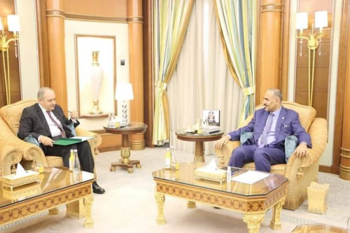 الرئيس "عيدروس الزُبيدي" يستقبل سفير جمهورية مصر العربية