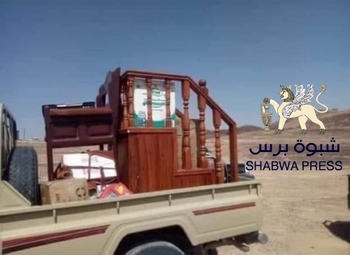 مليشيا الإصلاح تسرق "منبر مسجد" معسكر العلم وتعرضه للبيع 