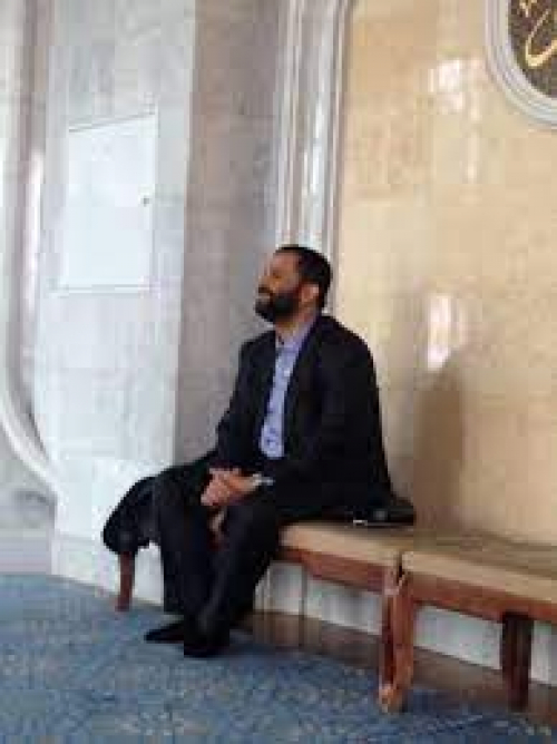 حميد الأخضر يلتقي قيادات الحوثي وحزب الله