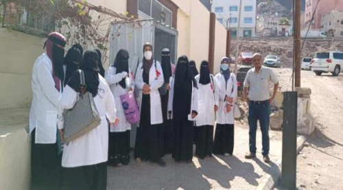 بعد تدخل المحافظ لملس: أطباء مستشفى الصداقة يعلنوا تعليق الإضراب