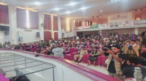 بغياب المحافظ.. انتقالي شبوة يحتفل بعيد الاستقلال بحفل فني وخطابي