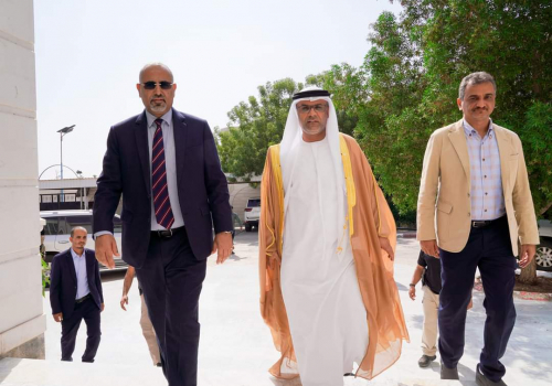 الرئيس الزُبيدي يستقبل سفير دولة الإمارات العربية المتحدة
