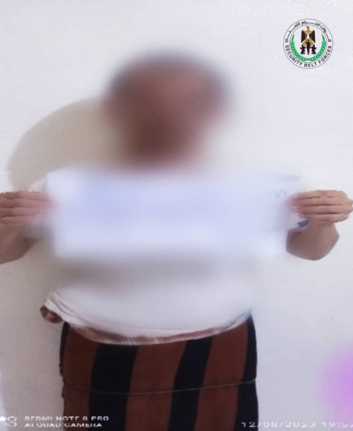 حزام عدن يلقي القبض على متهم بالانتماء لتنظيم إرهابي بمديرية البريقة