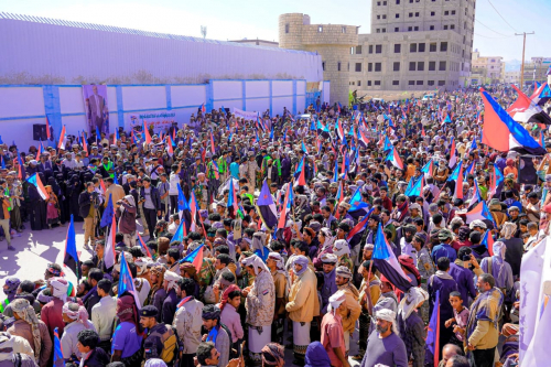 جماهير شبوة تحتفي بعيد الاستقلال وتجدد الولاء للرئيس الزُبيدي(صور)