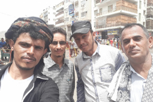 أحمد الواحدي.. شابٌ شبواني يطرده جشع الحرامية من عدن (صور)