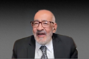 الحكيمي يكشف اللحظات الأخيرة للحمدي ويفضح معركة الرواية المفبركة