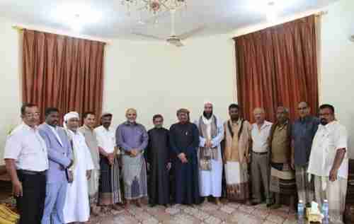 محافظ حضرموت يرأس اجتماعاً بوكلاء المحافظة ويعيد الوادي للبيت الحضرمي 