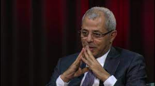 سياسي يمني: الإطاحة بمحافظ البنك ونائبه أهم قرار منذ إندلاع الحرب