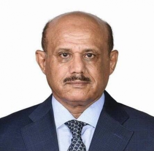 الداعري: احمد غالب لم يقبل منصبه الا بوعود دعم مالي عاجل من التحالف ومساعدات دولية انقاذية