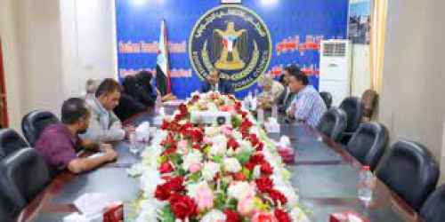 الانتقالي يشدد على توحيد نشاط النقابات العمالية وتعزيز دورها في البناء المؤسسي