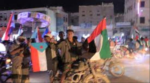 حضور قوي لأعلام الجنوب والامارات في مسيرة الدراجات النارية بوادي حضرموت