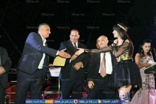 61 من أبناء المسئولين يستلمون 300 الف دولار شهريا في القاهرة