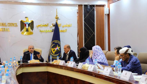 قيادة الانتقالي: الحكومة عاجزة عن صرف المرتبات والفساد يسيطر على المشهد