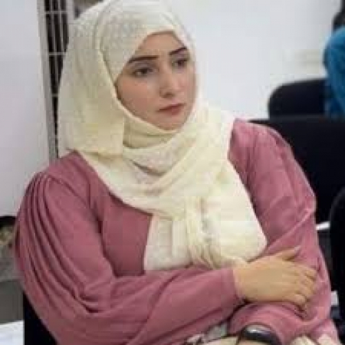 صحفية لحجية تمثل أمام النيابة بسبب مقالات عن جبايات النقل