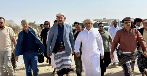 الشيخان باكريت والجفري يصلان عتق وفريق التوعية السياسية بالانتقالي الجنوبي (صور)
