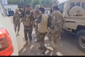 عاجل: القوات الجنوبية تتسلم قصر معاشيق ومغادرة حراسة العليمي 