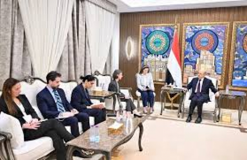 رشاد العليمي يفشل في انتزاع إدانة "الرباعية الدولية" للإنتقالي وسحب القوات الجنوبية