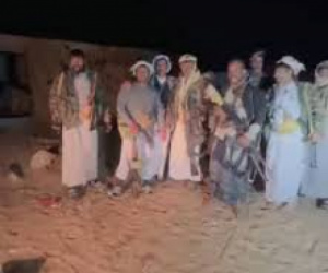 محافظ شبوة يفرج عن أسرى الاحتلال اليمني في عارين ليعودوا ليلًا لمهاجمة قوات الدفاع