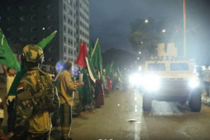 عاجل: وفد سعودي - إماراتي يصل عدن وسط استقبال شعبي واسع واستعداد للقاء الزُبيدي (صور)