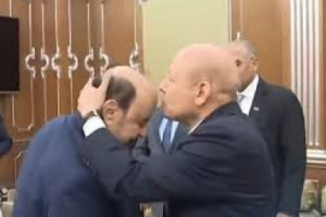 بيان العليمي يكشف تراجعه عن عنترياته والإصلاح يطالب بعودة هادي