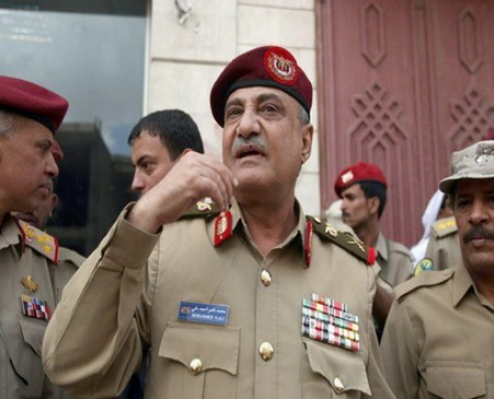نجاة وزير الدفاع اليمني محمد ناصر احمد في تفجير انتحاري