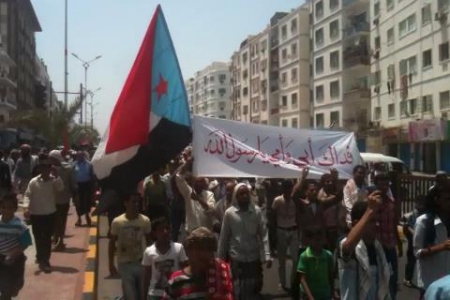 الآلاف من ابناء الجنوب يشاركون بجمعة " نصرة الرسول الكريم " بالمعلا