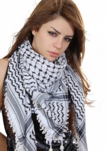 فلسطينية تعثر على عائلتها بعد45عاما عبر رسالة فيس بوك