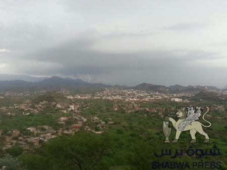 امرأة في جحاف تسقط في بئر مياه شرب وتلقى حتفها