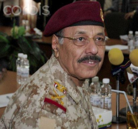 بعد تعيين محمد بن نايف وزيرا للداخلية ... علي محسن في زيارة مفاجئة للمملكة