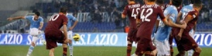 لاتسيو يؤكد تفوقه على جاره روما بثلاثية في ديربي العاصمة الإيطالية بعد إنقطاع التيار الكهربائي