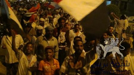 في يوم الأسير الجنوبي، وبمشاركة قيادات الحراك في وادي حضرموت مسيرة حاشدة .. تضامناً مع غــزة في مدينة سيئون ..