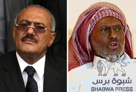 علي عبدالله صالح يسلّم السلطة رئيسا ويستعيدها معارضا