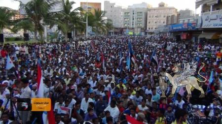 مليونية المكلا الى جانب عدن ترفض الحوار وتطالب بالاستقلال الناجز من الاحتلال اليمني .